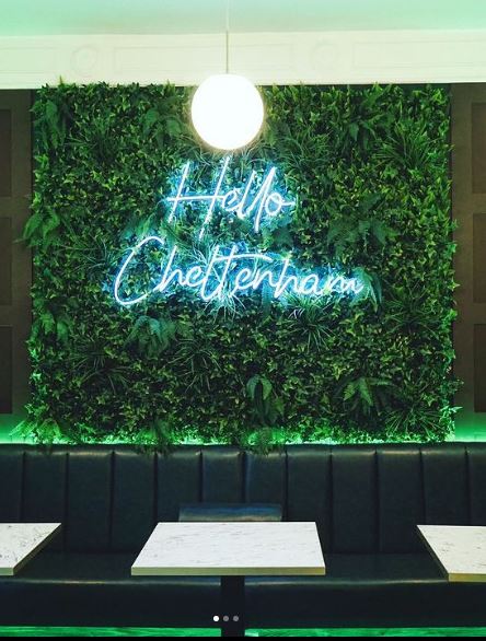 neon sign restaurant